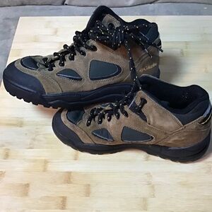 Columbia Men's Brown and Black Trail Shoes